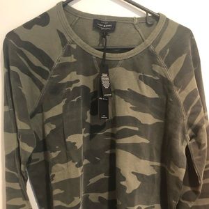 Lucky Brand M women’s camo pullover